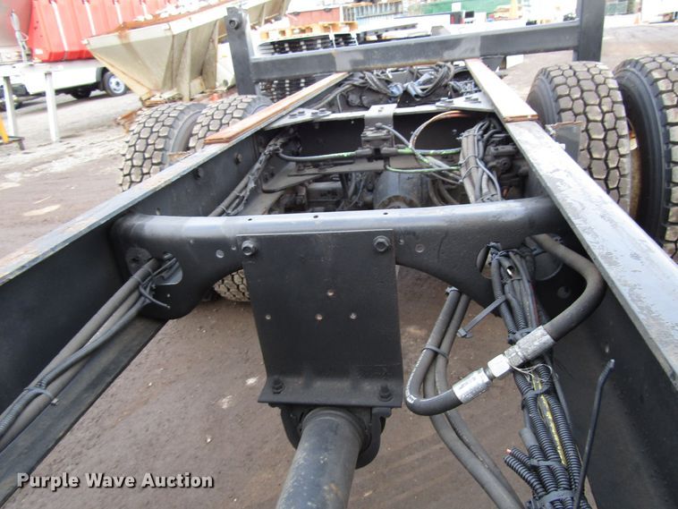 image for item DH8326 2009 Ford F750 Super Duty truck cab and chassis