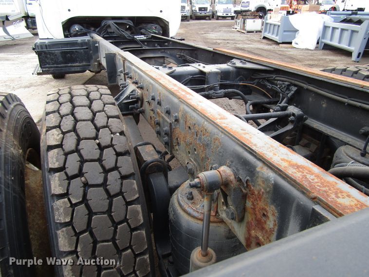 image for item DH8326 2009 Ford F750 Super Duty truck cab and chassis