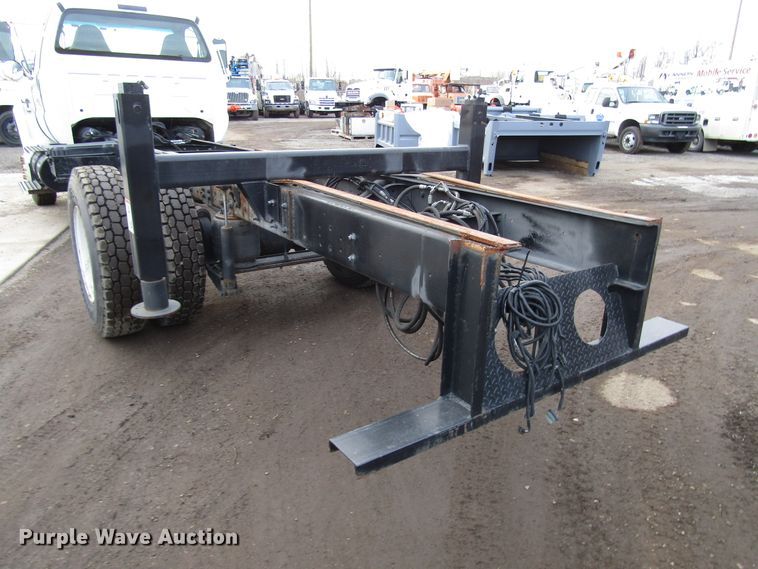 image for item DH8326 2009 Ford F750 Super Duty truck cab and chassis