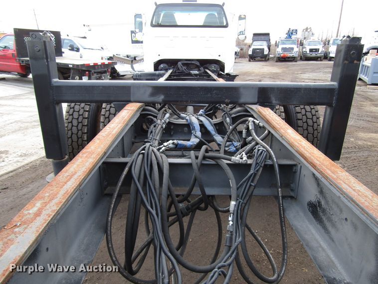 image for item DH8326 2009 Ford F750 Super Duty truck cab and chassis