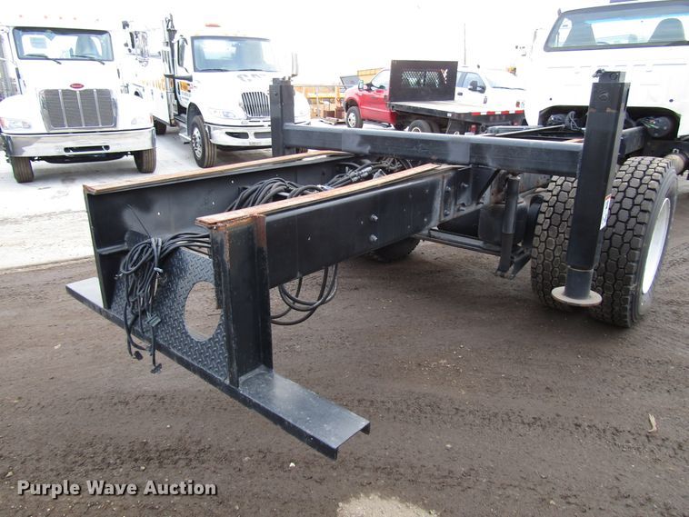 image for item DH8326 2009 Ford F750 Super Duty truck cab and chassis