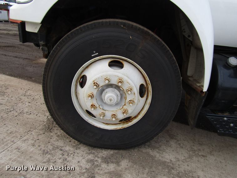 image for item DH8326 2009 Ford F750 Super Duty truck cab and chassis