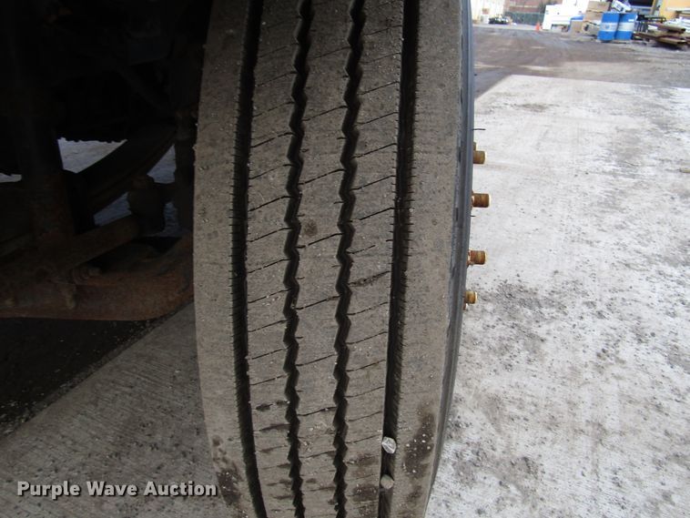 image for item DH8326 2009 Ford F750 Super Duty truck cab and chassis