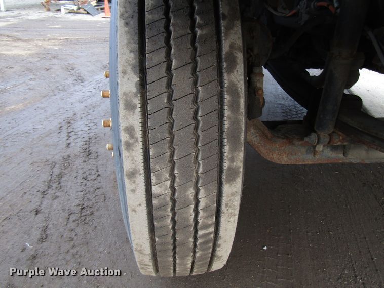 image for item DH8326 2009 Ford F750 Super Duty truck cab and chassis