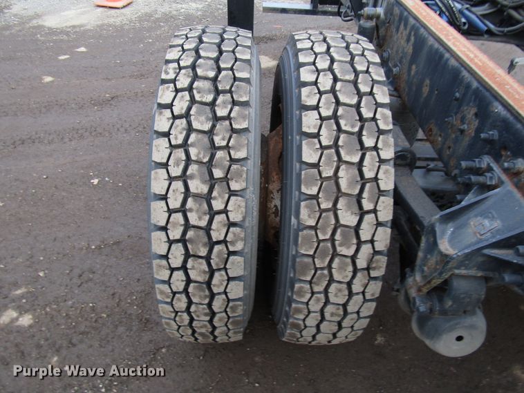 image for item DH8326 2009 Ford F750 Super Duty truck cab and chassis