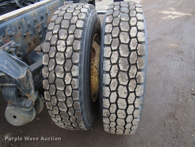 image for item DH8326 2009 Ford F750 Super Duty truck cab and chassis