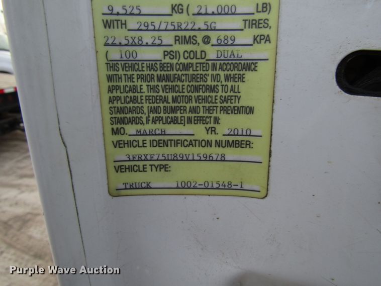 image for item DH8326 2009 Ford F750 Super Duty truck cab and chassis