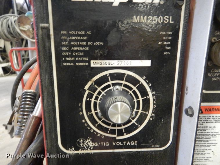 image for item DY9868 Snap-on MM-250SL MIG welder