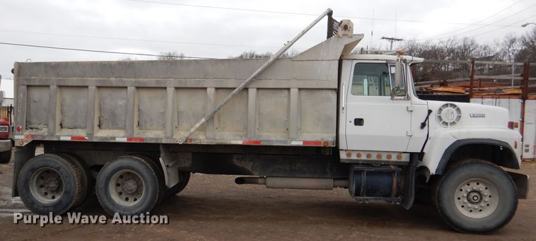 image for item EK9134 1993 Ford L9000 dump truck