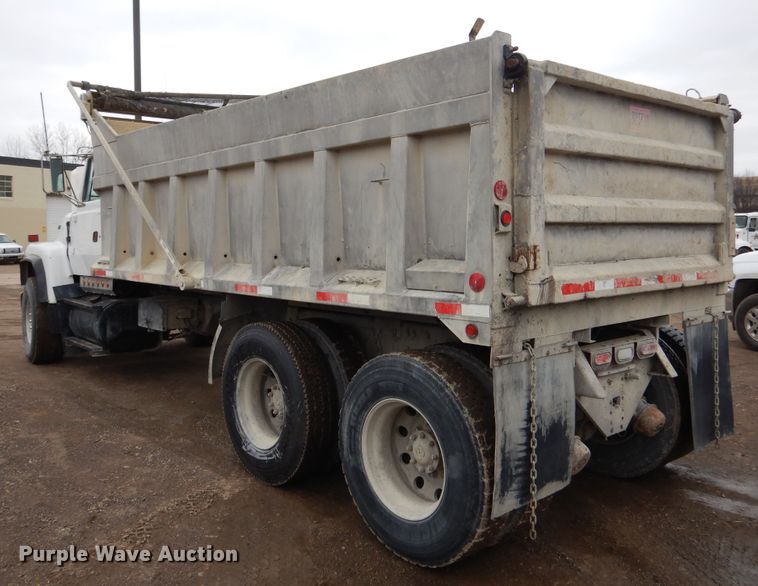 image for item EK9134 1993 Ford L9000 dump truck