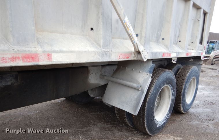 image for item EK9134 1993 Ford L9000 dump truck