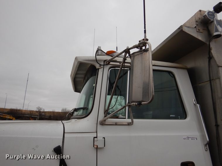 image for item EK9134 1993 Ford L9000 dump truck