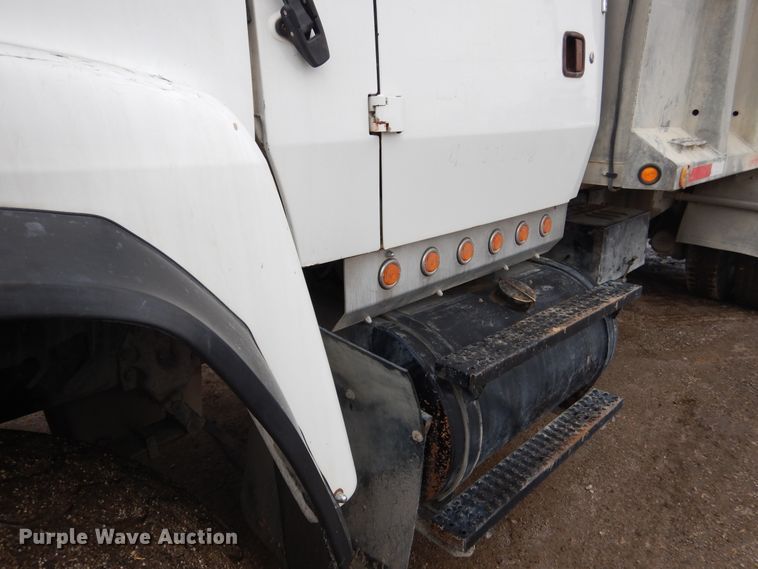 image for item EK9134 1993 Ford L9000 dump truck