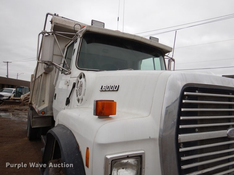 image for item EK9134 1993 Ford L9000 dump truck