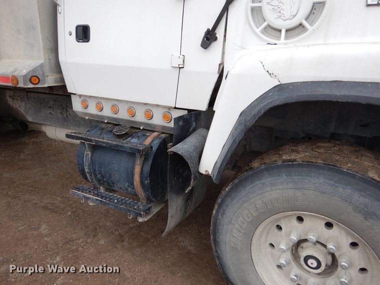 image for item EK9134 1993 Ford L9000 dump truck