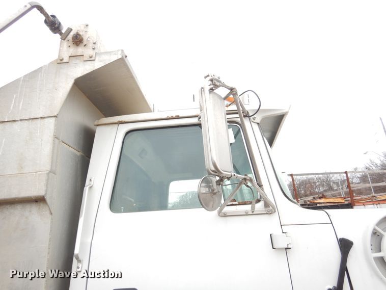 image for item EK9134 1993 Ford L9000 dump truck