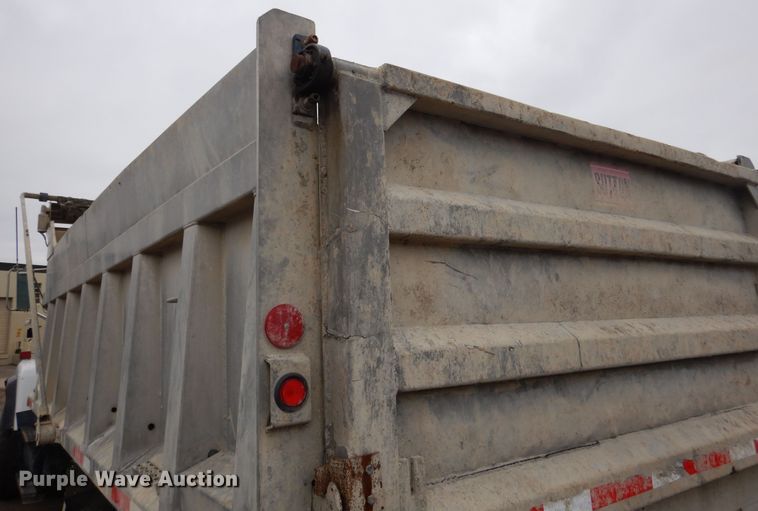 image for item EK9134 1993 Ford L9000 dump truck