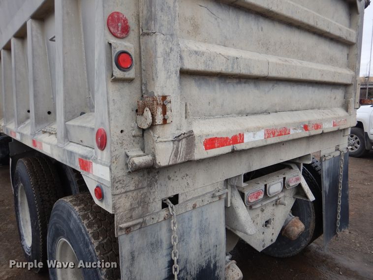 image for item EK9134 1993 Ford L9000 dump truck
