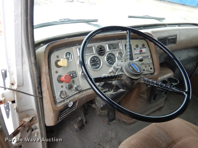 image for item EK9134 1993 Ford L9000 dump truck