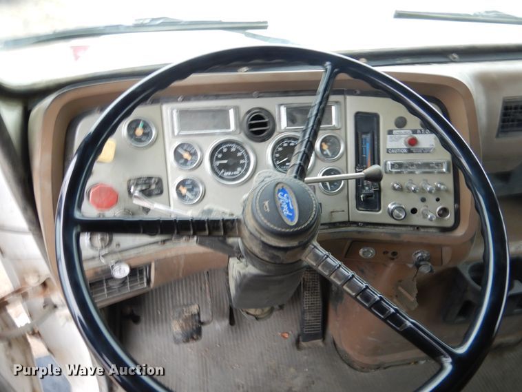 image for item EK9134 1993 Ford L9000 dump truck