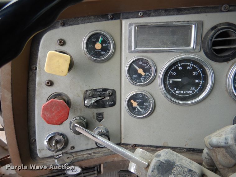 image for item EK9134 1993 Ford L9000 dump truck