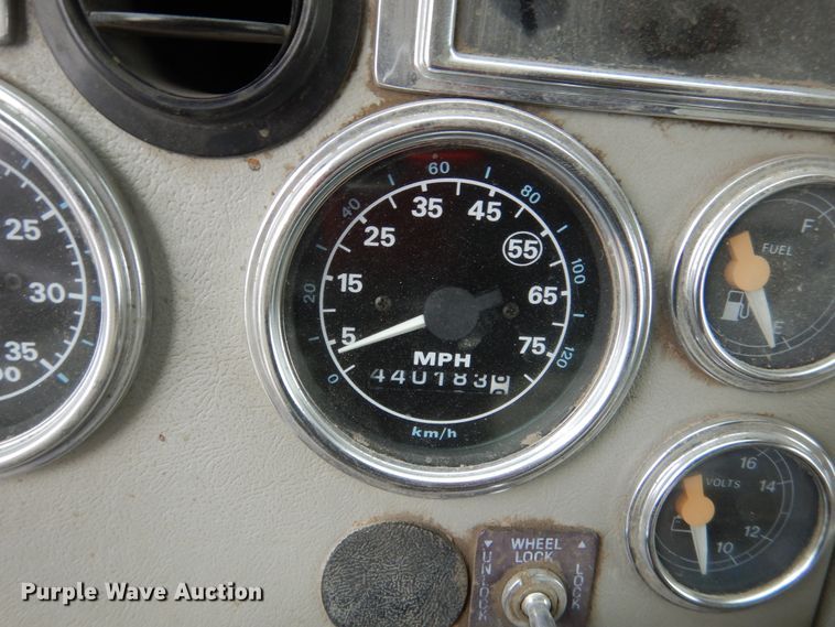 image for item EK9134 1993 Ford L9000 dump truck