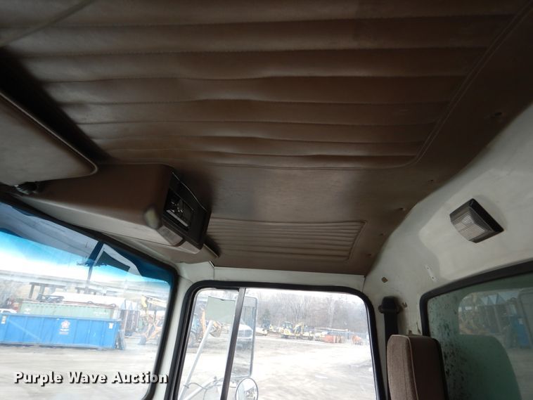 image for item EK9134 1993 Ford L9000 dump truck