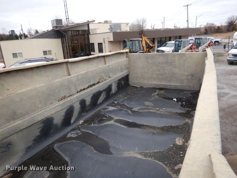 image for item EK9134 1993 Ford L9000 dump truck