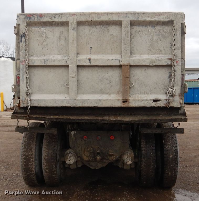 image for item EK9135 1995 Ford L8000 dump truck