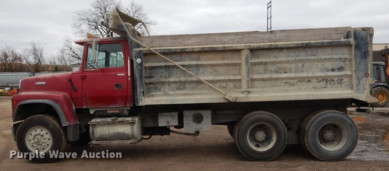 image for item EK9135 1995 Ford L8000 dump truck