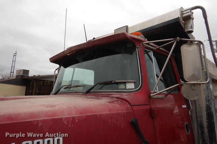 image for item EK9135 1995 Ford L8000 dump truck