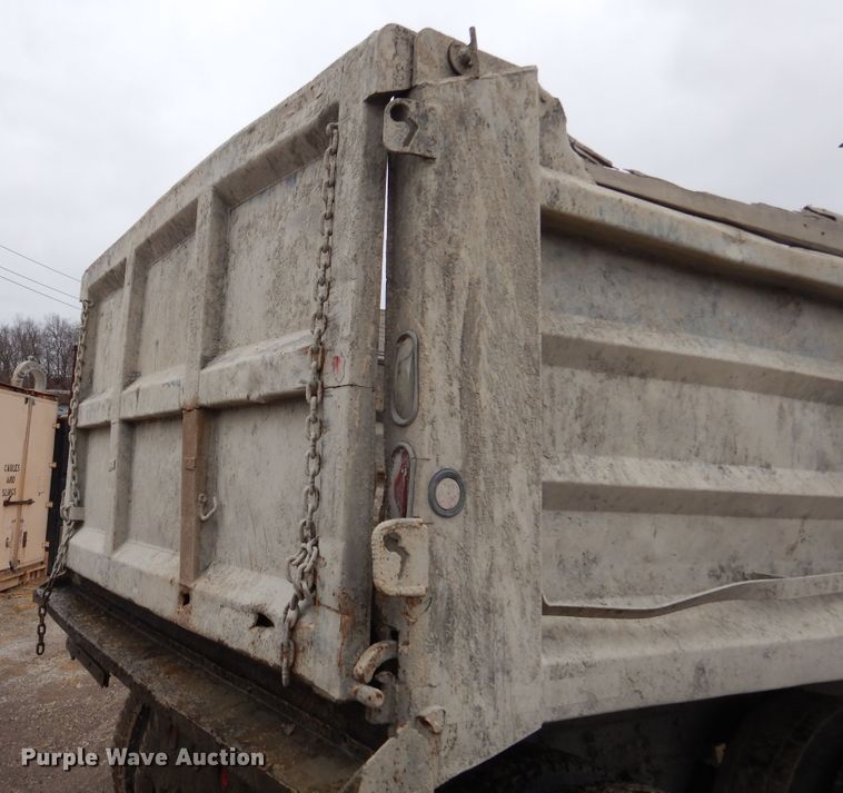 image for item EK9135 1995 Ford L8000 dump truck