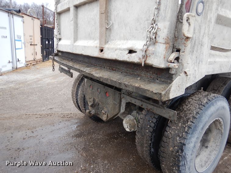 image for item EK9135 1995 Ford L8000 dump truck