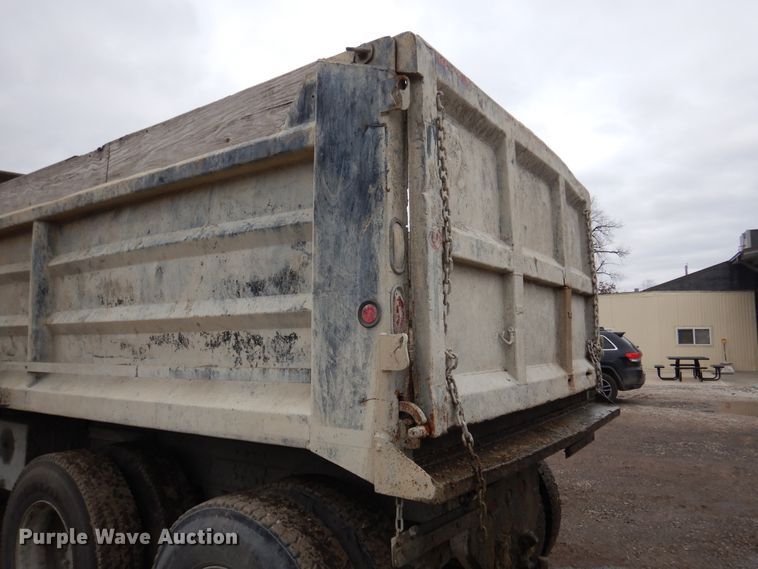 image for item EK9135 1995 Ford L8000 dump truck