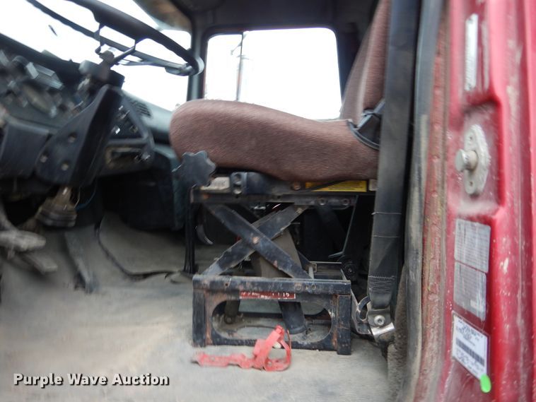 image for item EK9135 1995 Ford L8000 dump truck