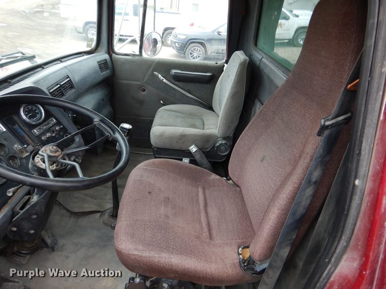 image for item EK9135 1995 Ford L8000 dump truck