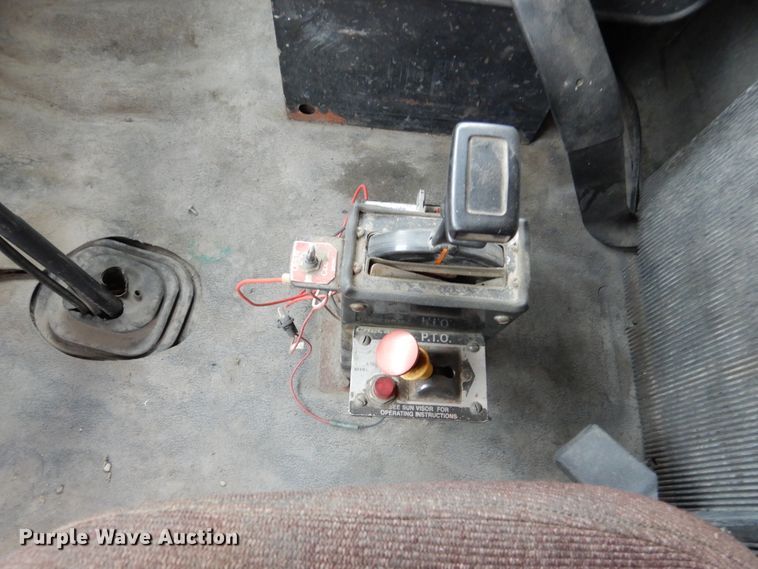 image for item EK9135 1995 Ford L8000 dump truck