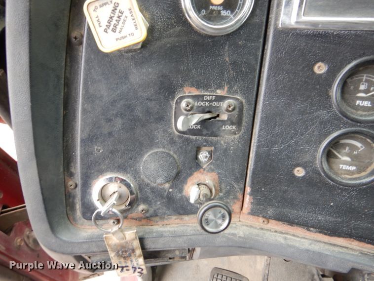 image for item EK9135 1995 Ford L8000 dump truck