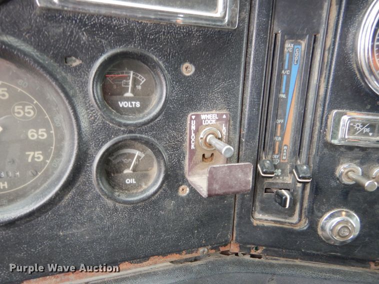 image for item EK9135 1995 Ford L8000 dump truck