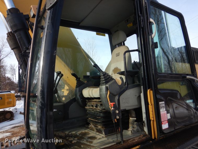 image for item FU9069 2008 Caterpillar 330D L excavator
