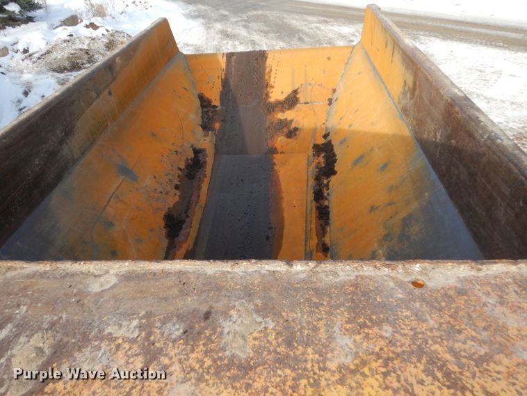 image for item FU9070 2000 Volvo A35D articulated haul truck