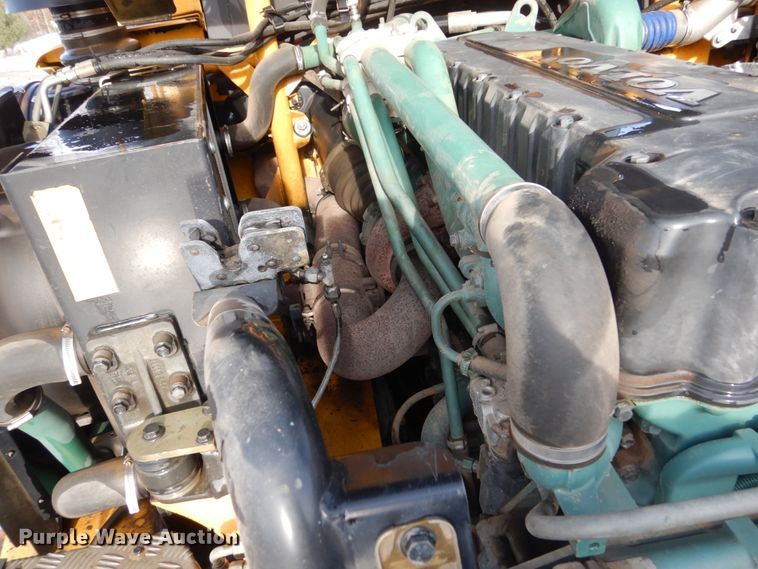 image for item FU9070 2000 Volvo A35D articulated haul truck