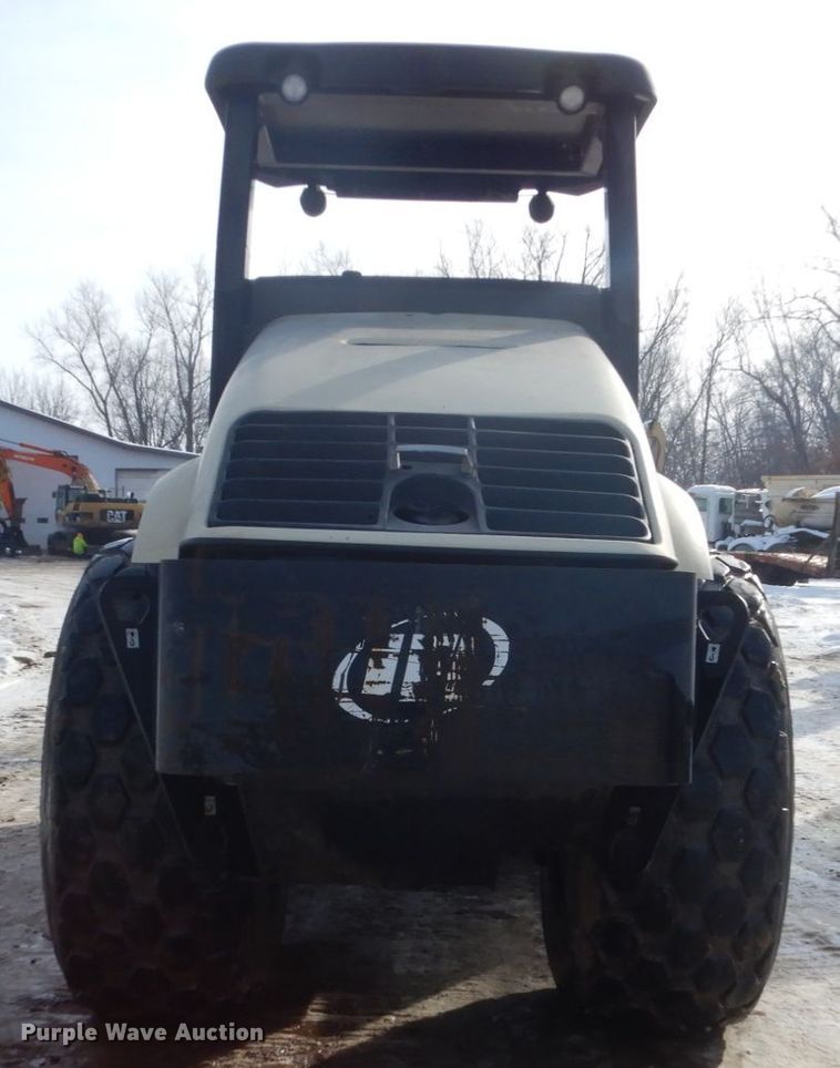 image for item FU9071 2004 Ingersoll Rand SD116DX TF single drum vibratory roller