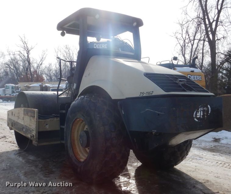 image for item FU9071 2004 Ingersoll Rand SD116DX TF single drum vibratory roller