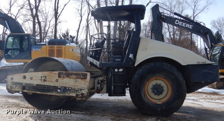 image for item FU9071 2004 Ingersoll Rand SD116DX TF single drum vibratory roller