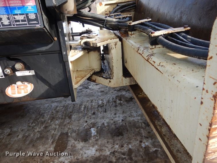 image for item FU9071 2004 Ingersoll Rand SD116DX TF single drum vibratory roller