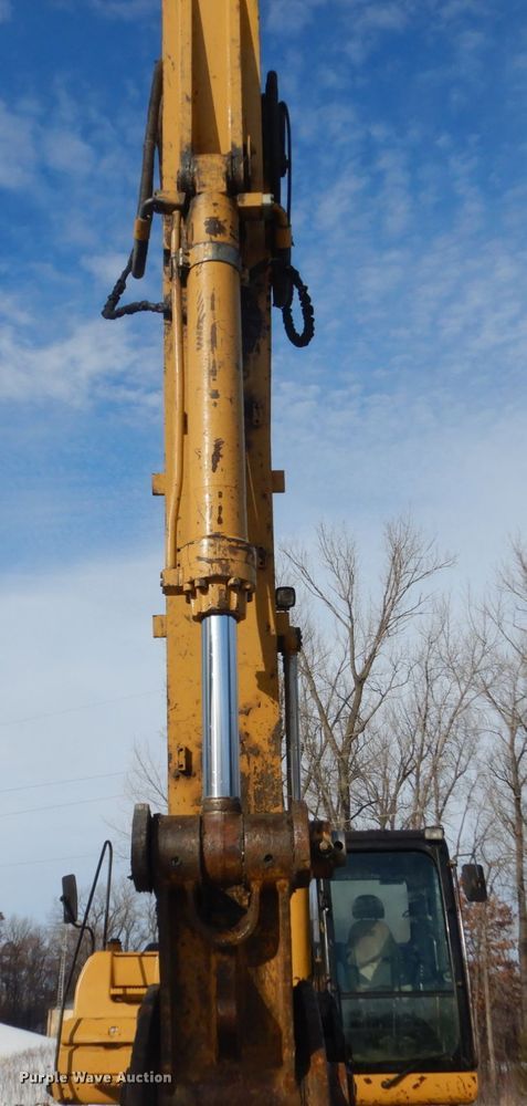 image for item FU9072 2006 Caterpillar 330D L excavator