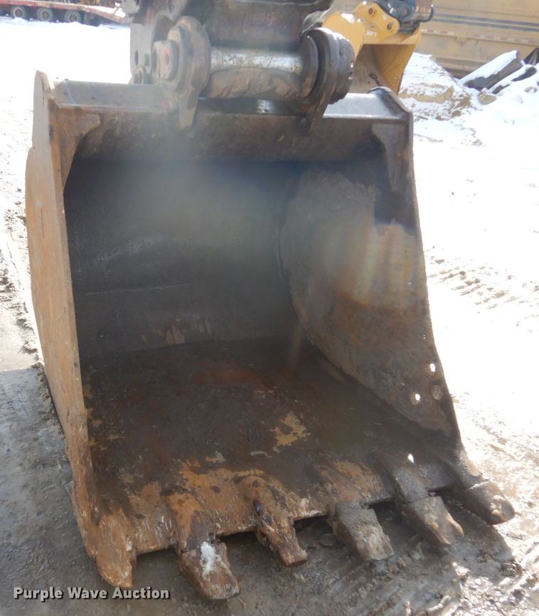 image for item FU9072 2006 Caterpillar 330D L excavator