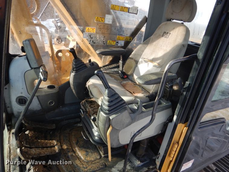 image for item FU9072 2006 Caterpillar 330D L excavator