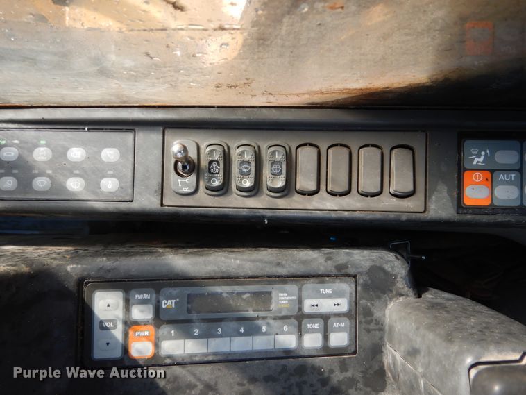 image for item FU9072 2006 Caterpillar 330D L excavator